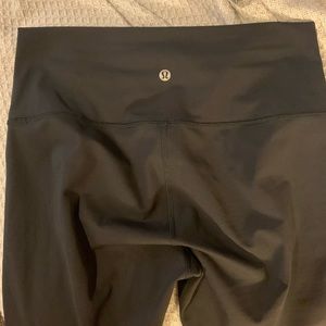 Black Lululemon athletic leggings